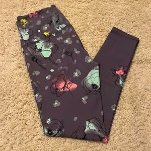 Victoria’s Secret sport yoga pants, size Medium